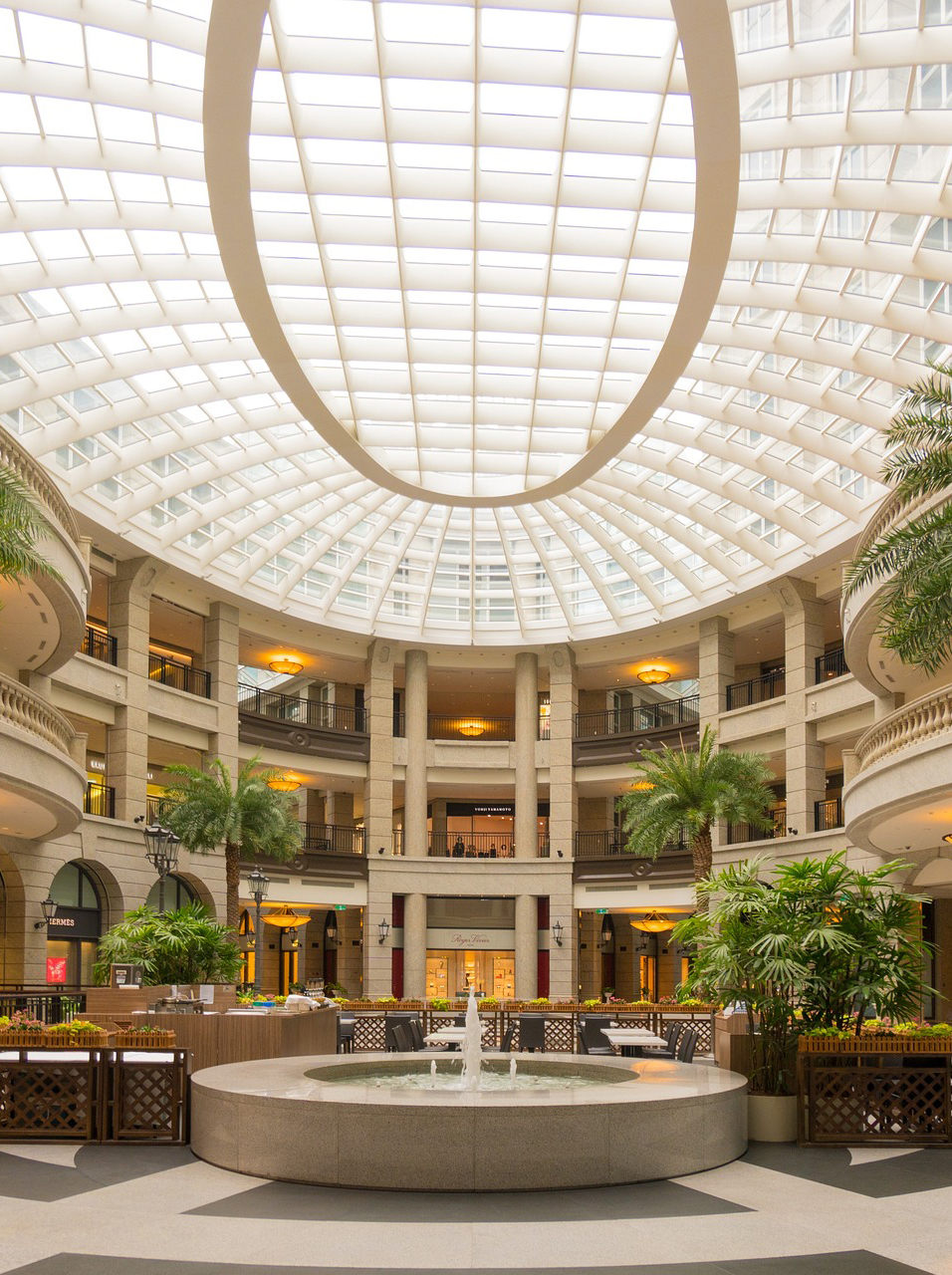 shopping-mall-1416500_1920